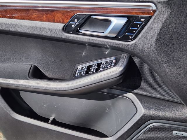 Used 2019 Porsche Macan AWD/4WD image 10