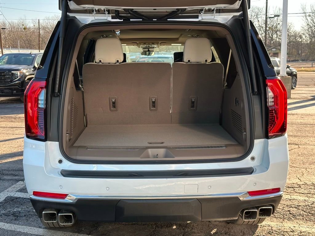 New 2026 GMC Yukon XL Denali w/ Denali Reserve Package image 8