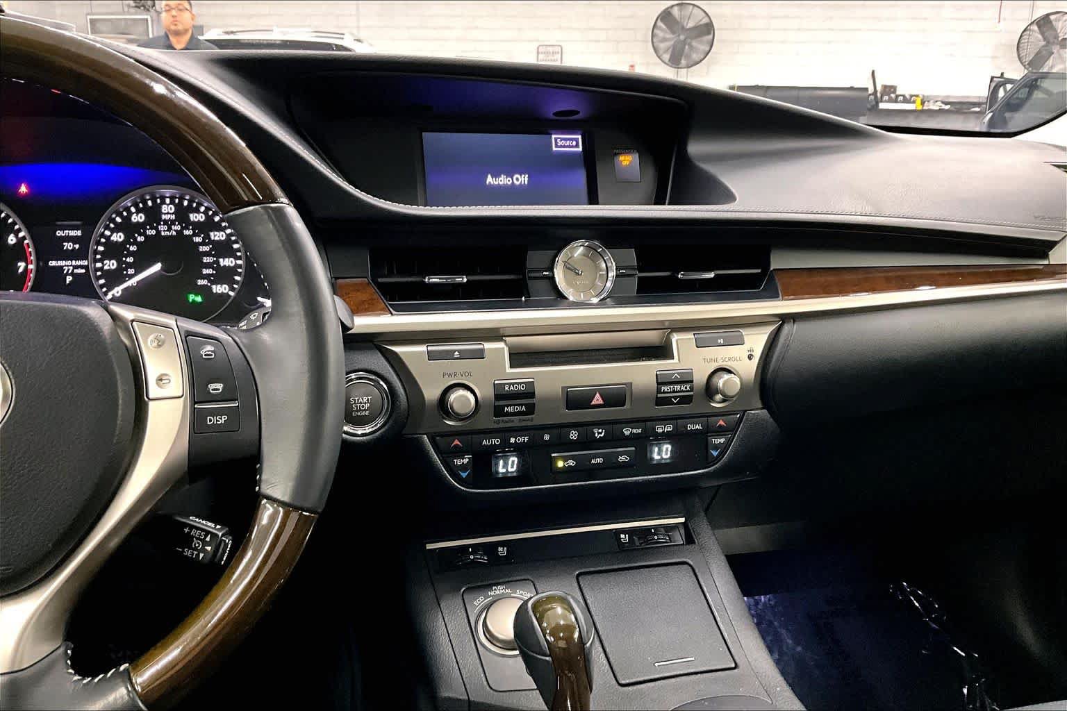 Used 2014 Lexus ES 350 w/ Premium Package FWD image 33