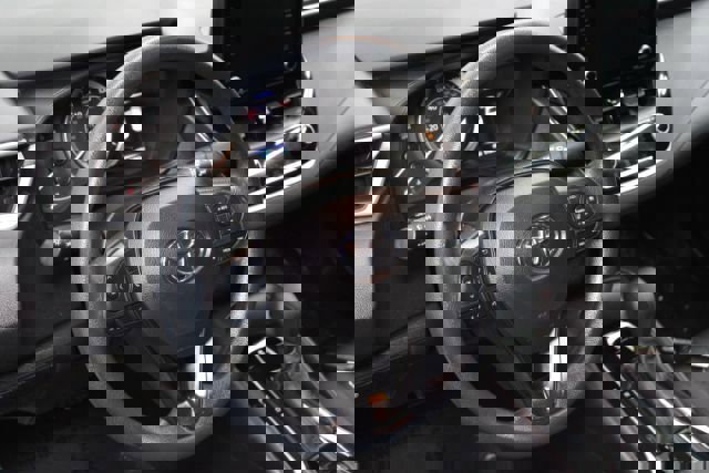 Used 2022 Toyota Corolla LE image 12