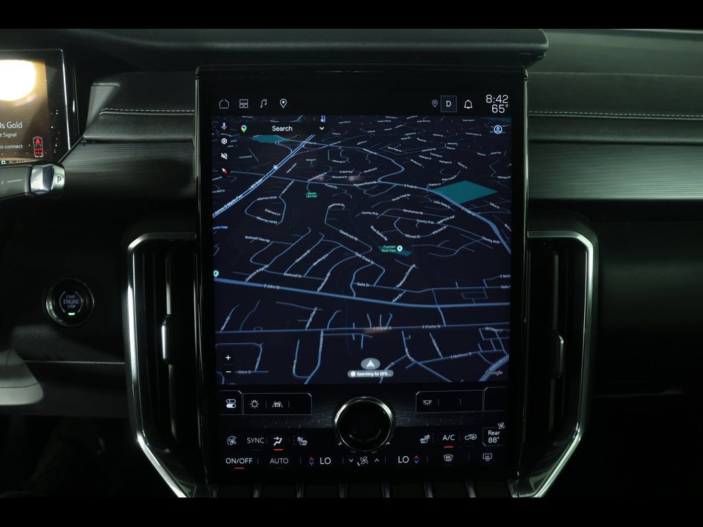 Used 2025 GMC Acadia Elevation image 28