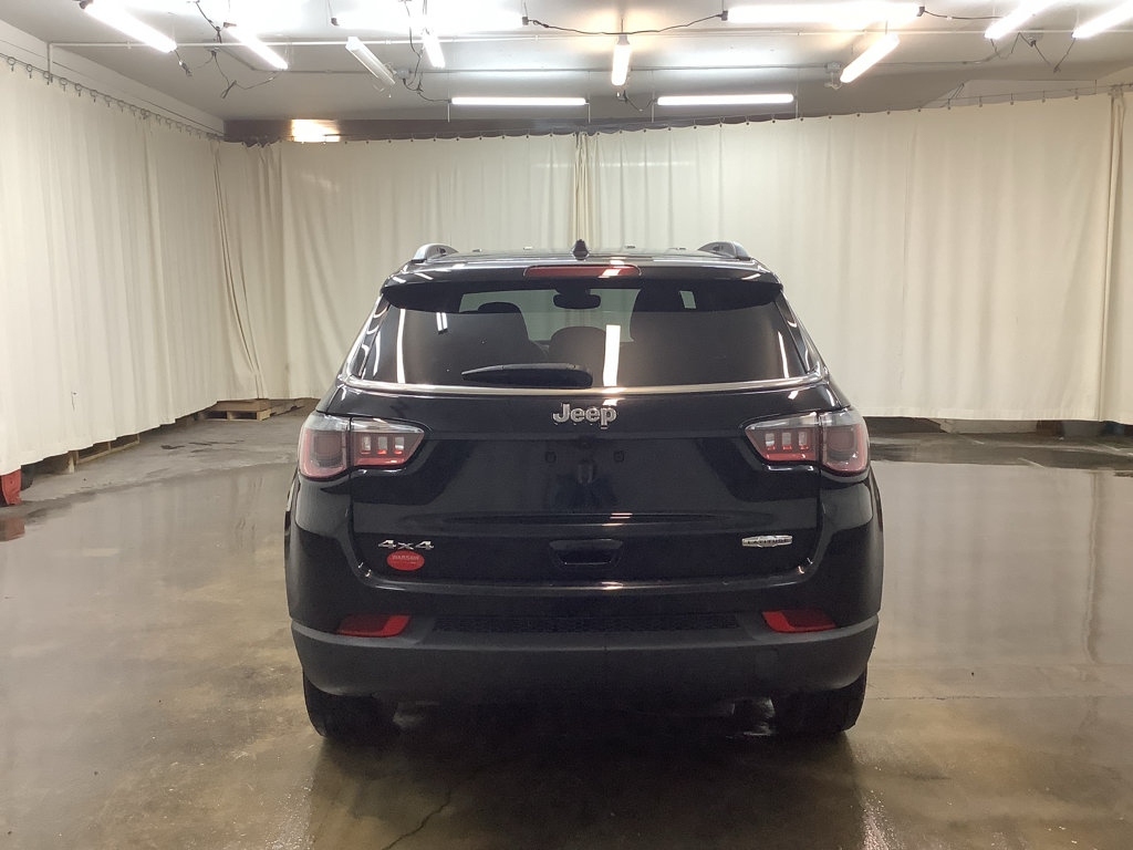 Used 2024 Jeep Compass Latitude AWD/4WD image 7