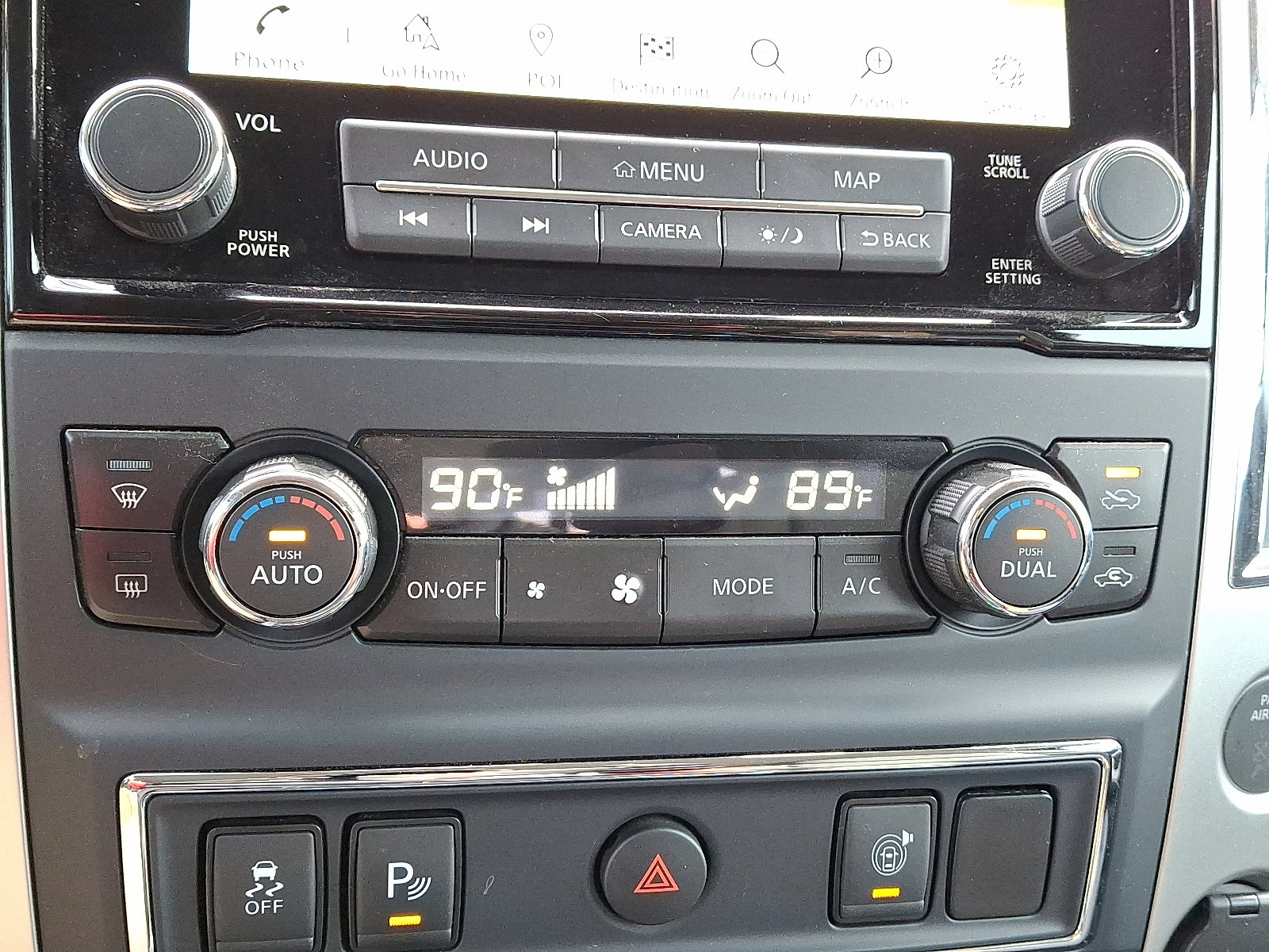 Used 2021 Nissan Titan SV w/ SV Convenience Package image 14