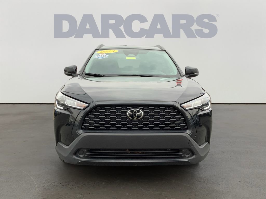 Used 2023 Toyota Corolla Cross LE image 2