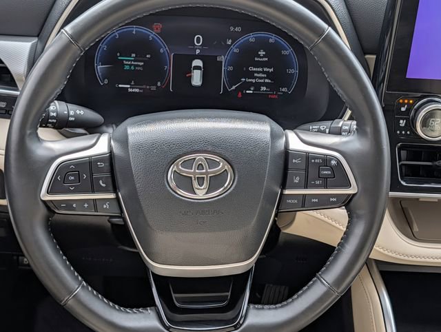 Used 2024 Toyota Highlander Platinum FWD image 14