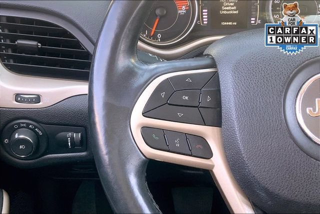 Used 2018 Jeep Cherokee Latitude w/ Altitude Package FWD image 16