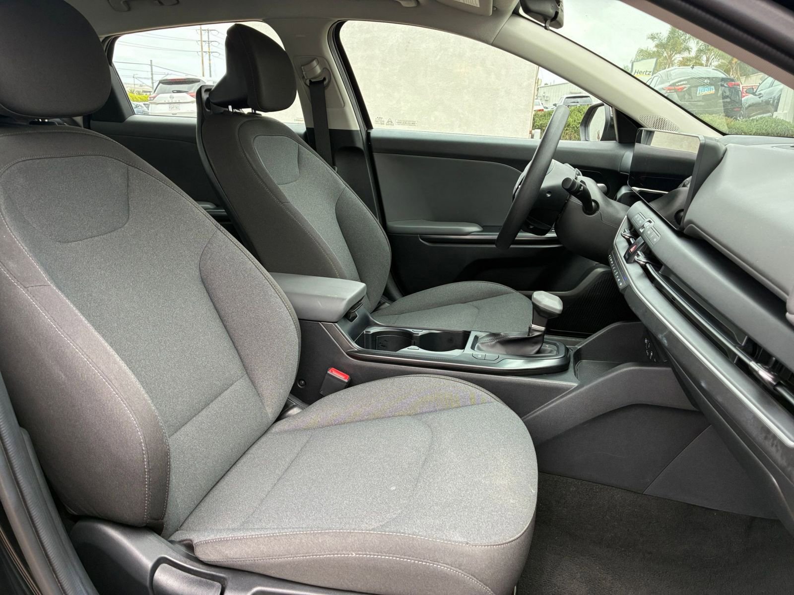 Used 2025 Kia K4 LXS image 35