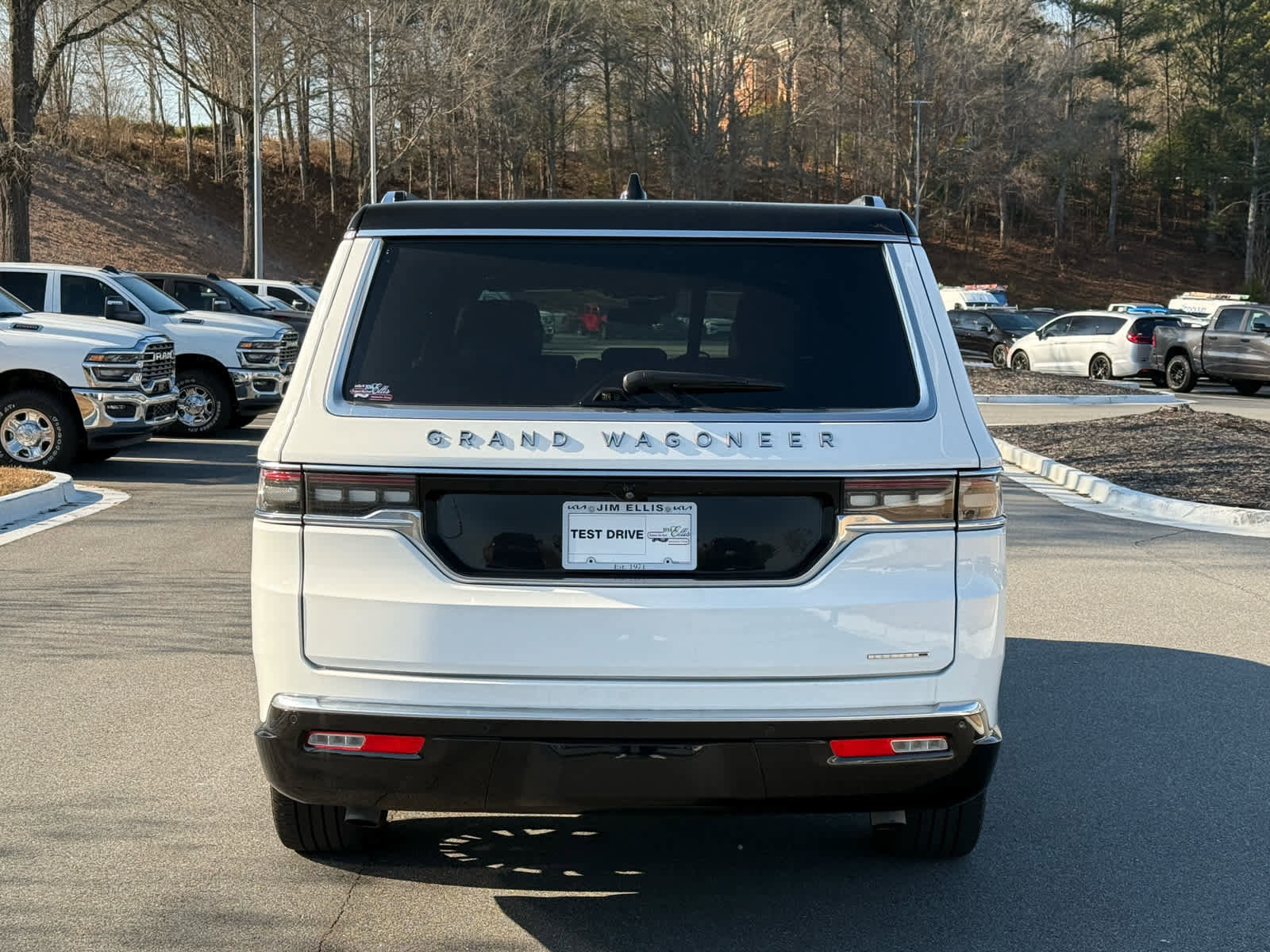 Used 2024 Jeep Grand Wagoneer L Series III image 4