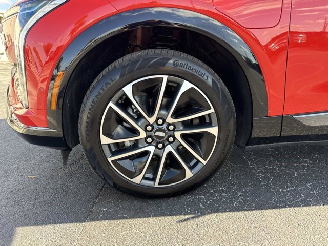 Certified 2025 Cadillac Optiq Sport 1 image 12