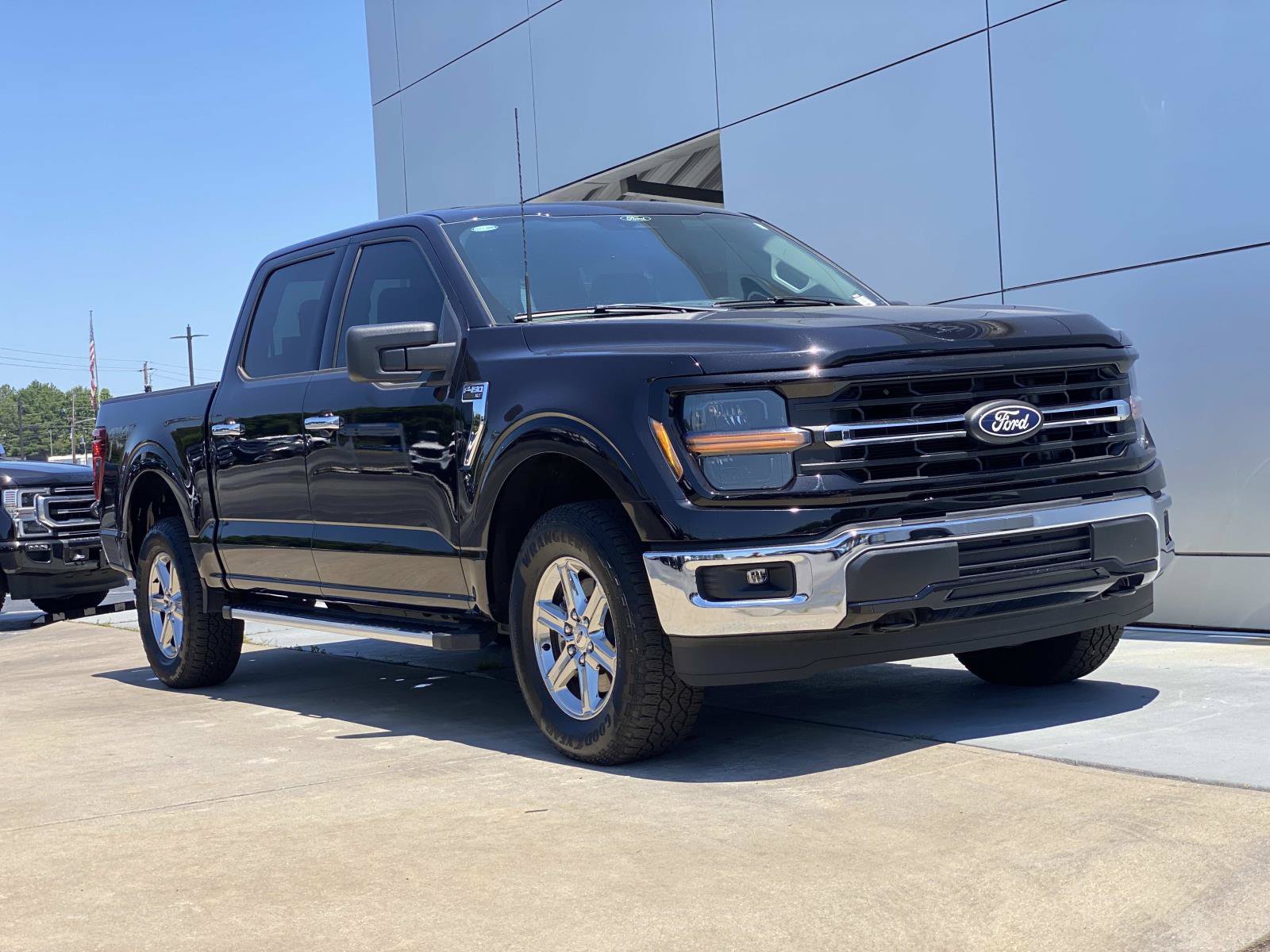 Used 2025 Ford F150 XLT w/ Equipment Group 301A Standard AWD/4WD image 1