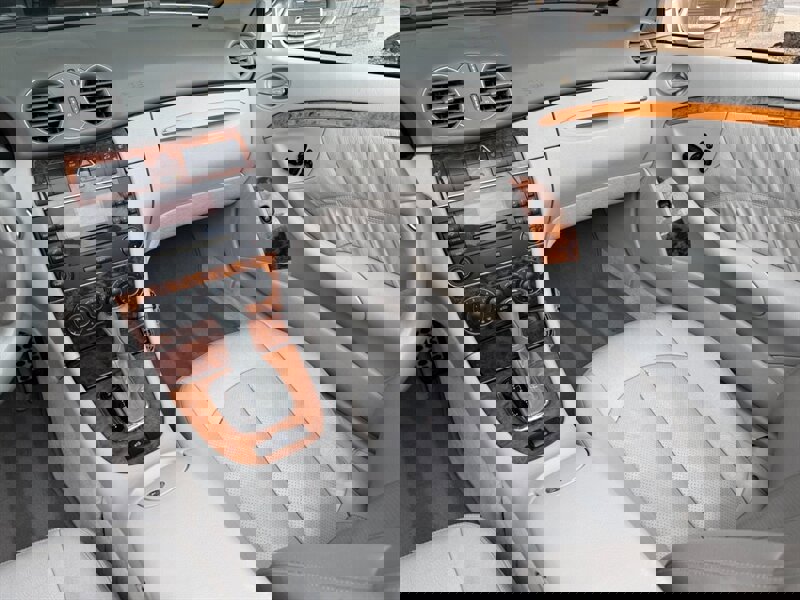 Used 2005 Mercedes-Benz CLK 320 Cabriolet image 18