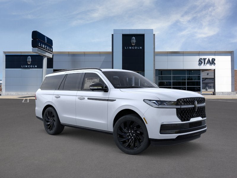 New 2026 Lincoln Navigator Reserve w/ Jet Appearance Package AWD/4WD image 7