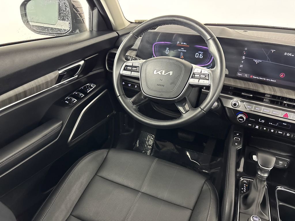 Used 2024 Kia Telluride EX w/ EX Captain's Chair Package image 31