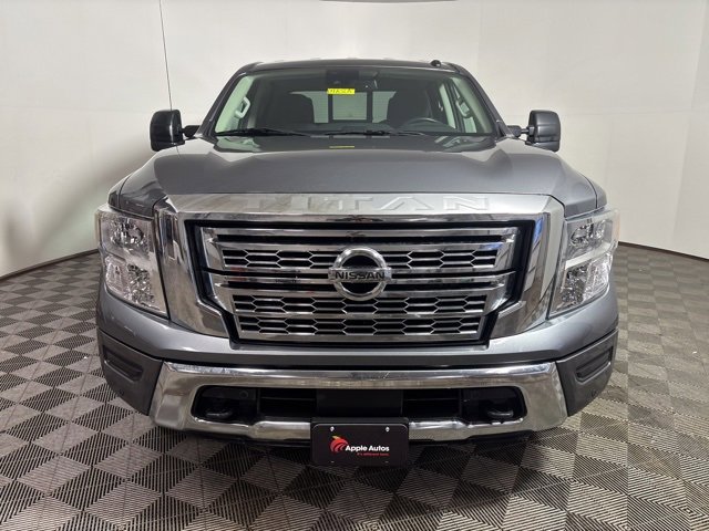 Used 2021 Nissan Titan SV w/ SV Convenience Package image 2
