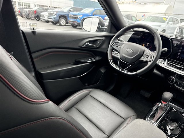 Certified 2024 Chevrolet Trax RS w/ Sunroof Package image 13