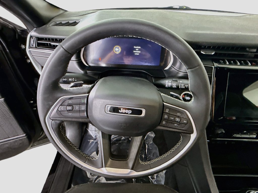 Used 2024 Jeep Grand Cherokee L Laredo AWD/4WD image 19