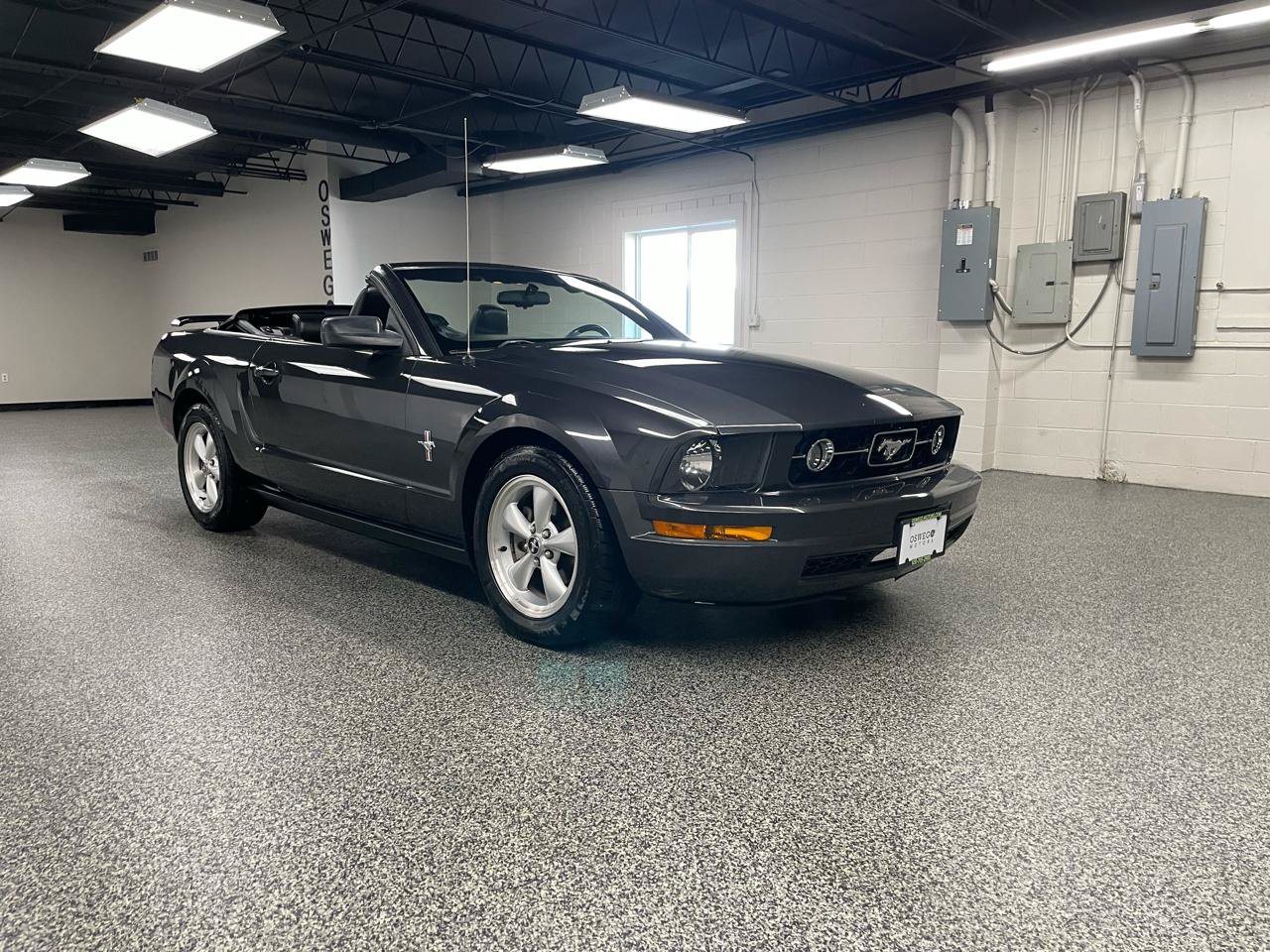 Used 2007 Ford Mustang Convertible RWD image 11