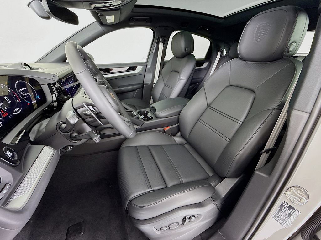 New 2026 Porsche Cayenne Coupe AWD/4WD image 5