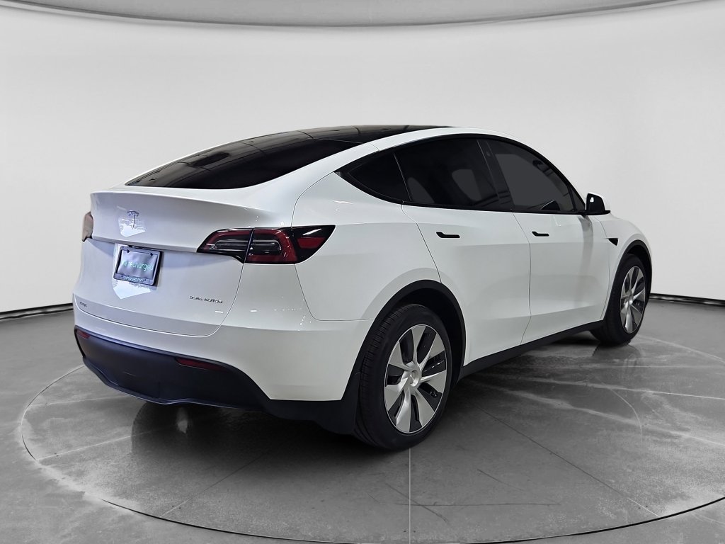 Used 2023 Tesla Model Y Long Range AWD/4WD image 3