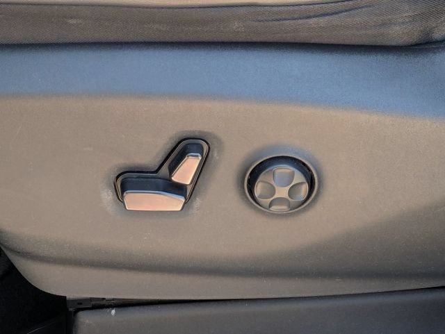 Used 2021 Chrysler Voyager Lxi FWD image 15