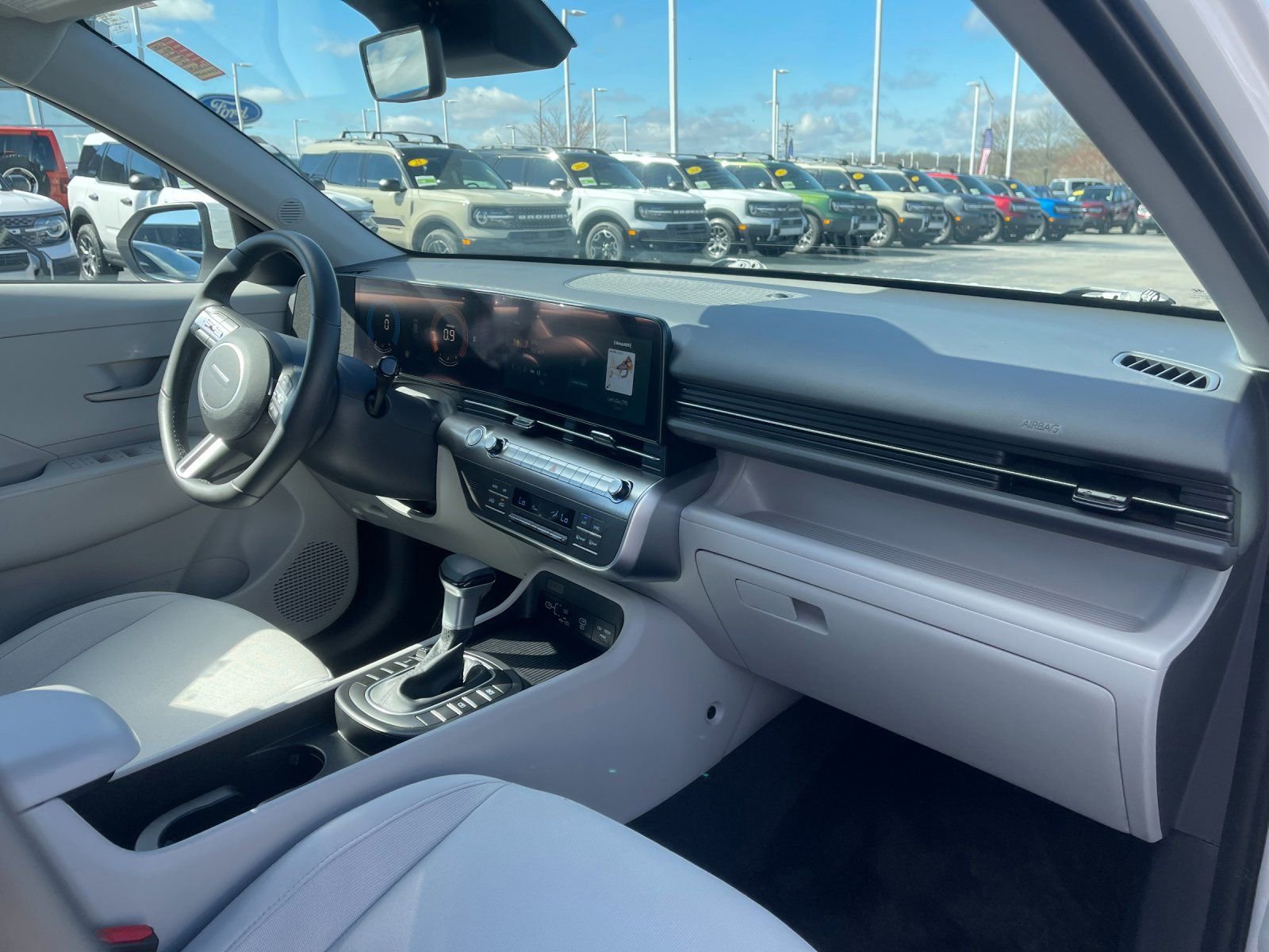 Used 2025 Hyundai Kona SEL image 18