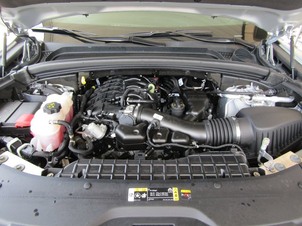 Used 2023 Jeep Grand Cherokee L Limited AWD/4WD image 33