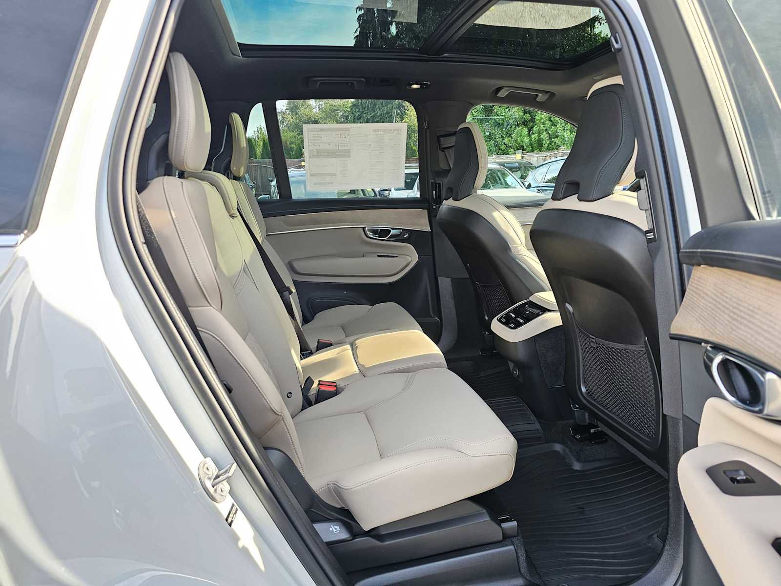 New 2026 Volvo XC90 B6 Plus w/ Protection Package Premier image 12