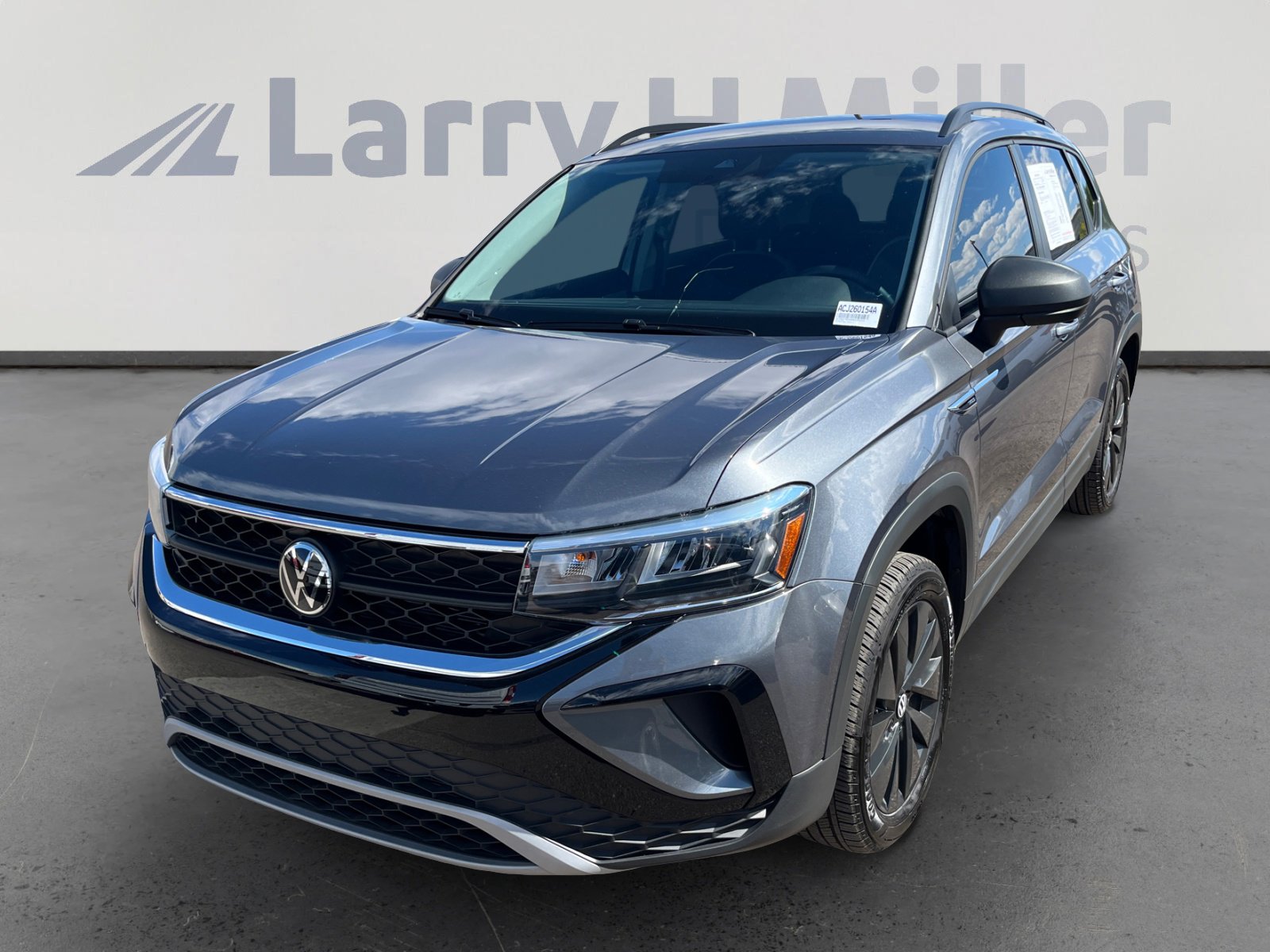 Used 2024 Volkswagen Taos S image 1