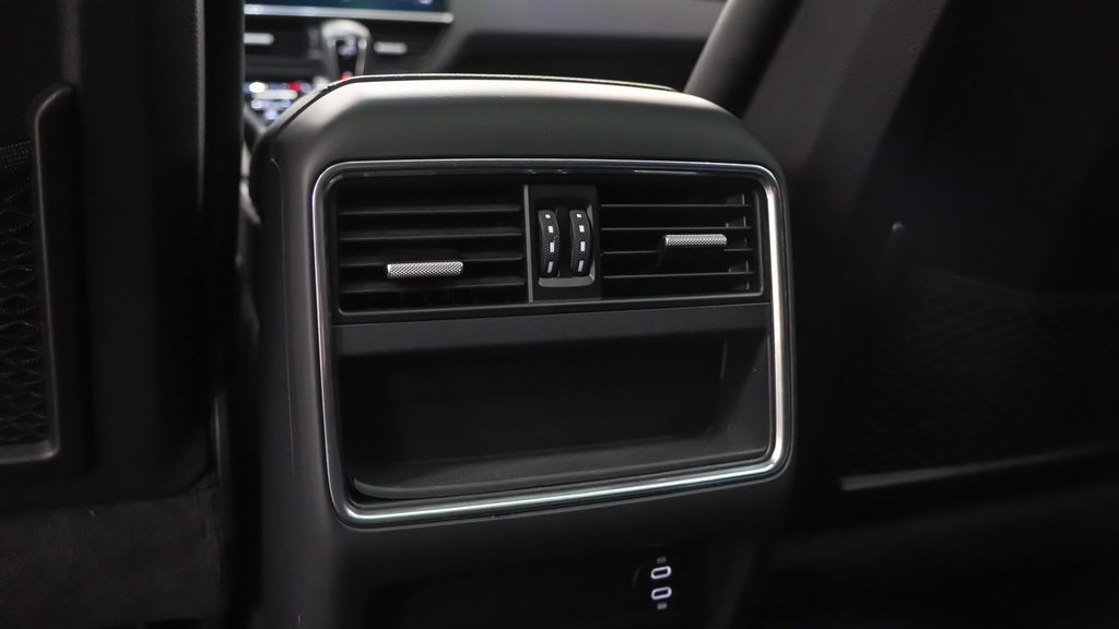 Used 2023 Porsche Cayenne image 19