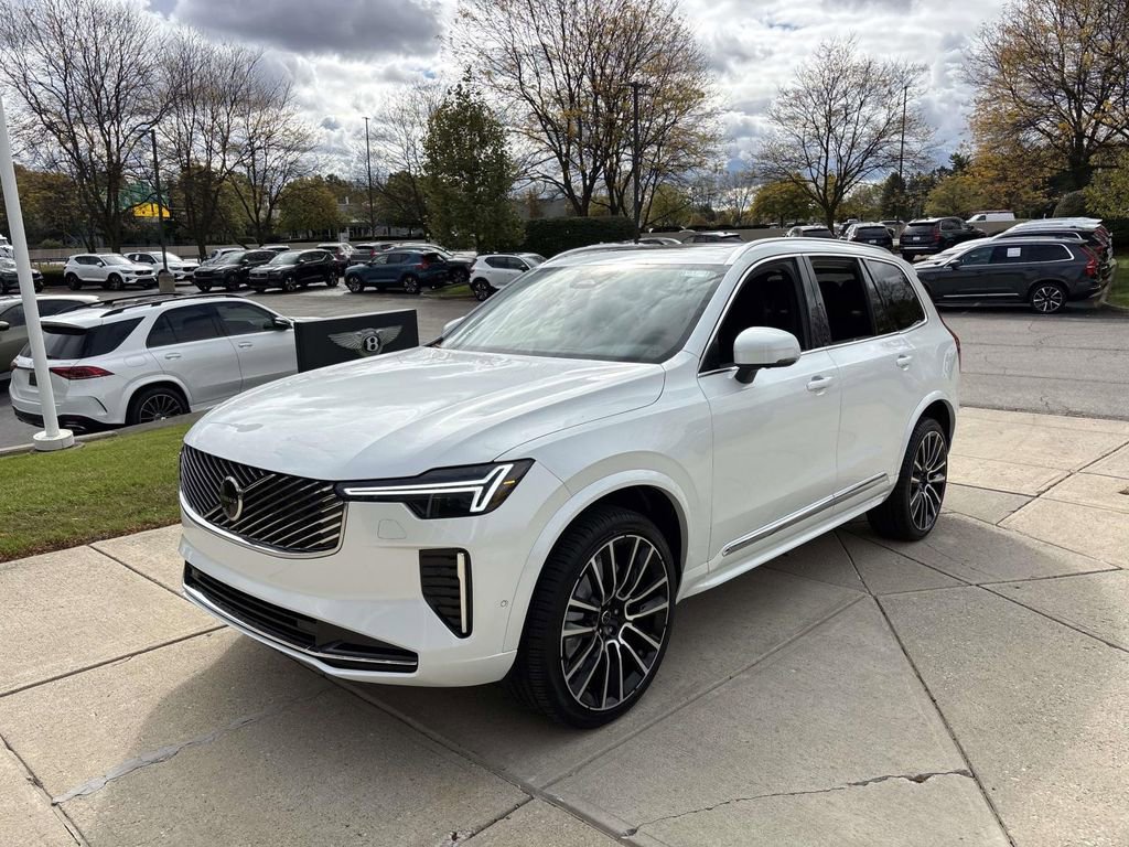 New 2026 Volvo XC90 B6 Plus w/ Protection Package Premier image 3