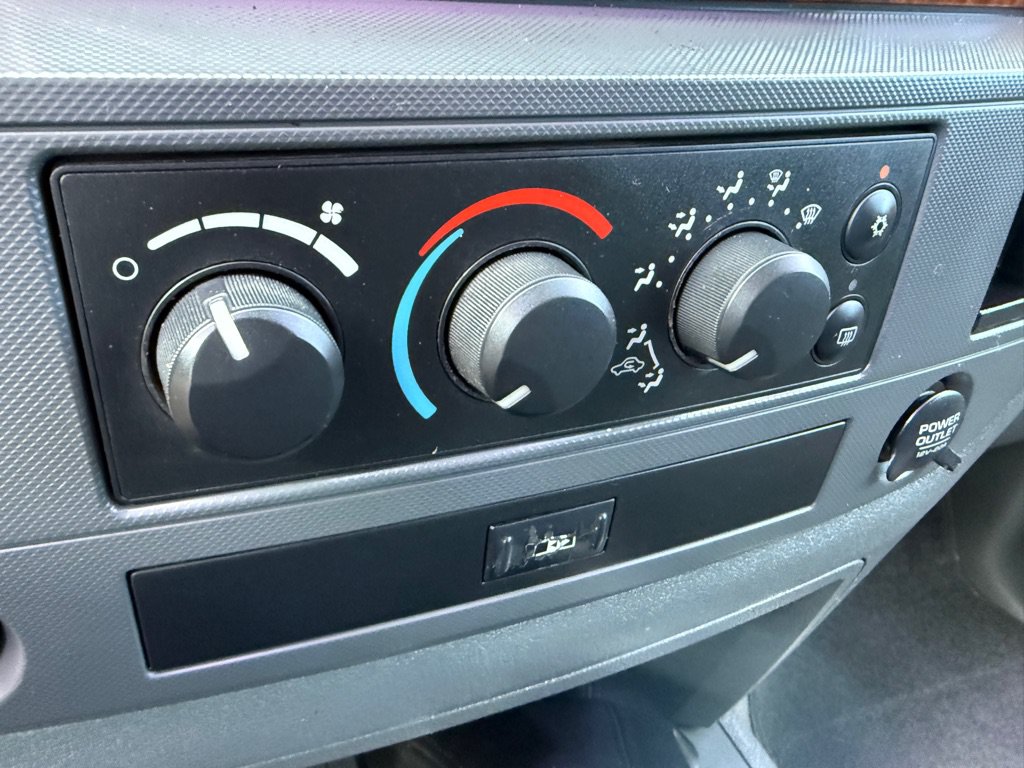 Used 2006 Dodge Ram 3500 Truck SLT RWD image 26