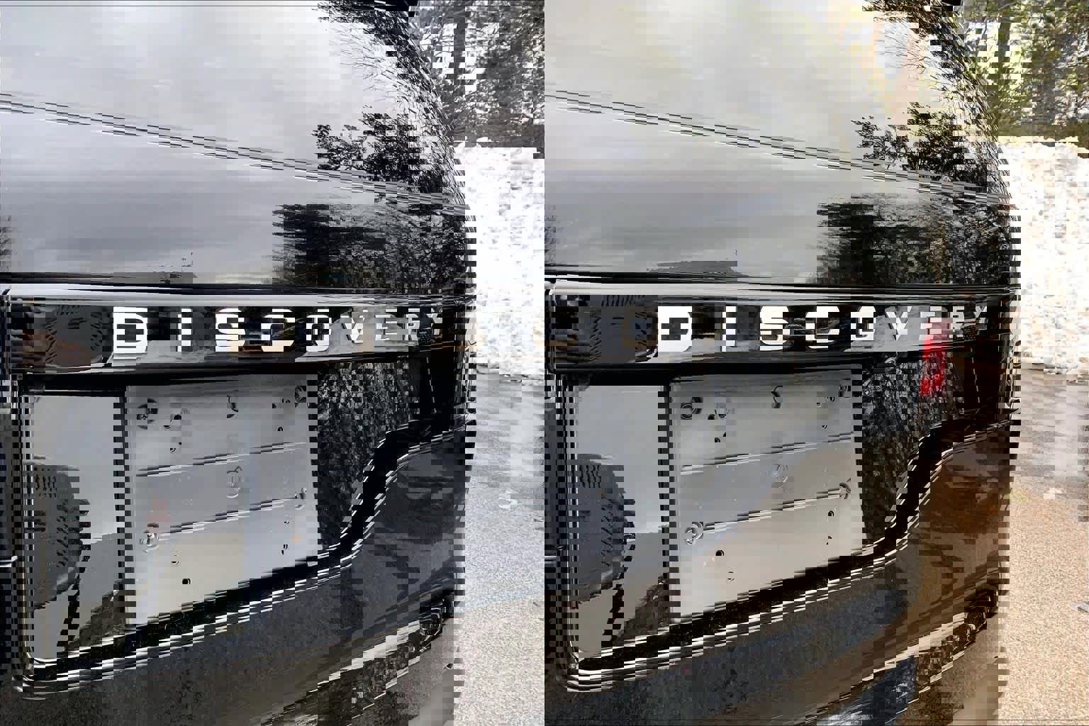 Used 2024 Land Rover Discovery S image 29