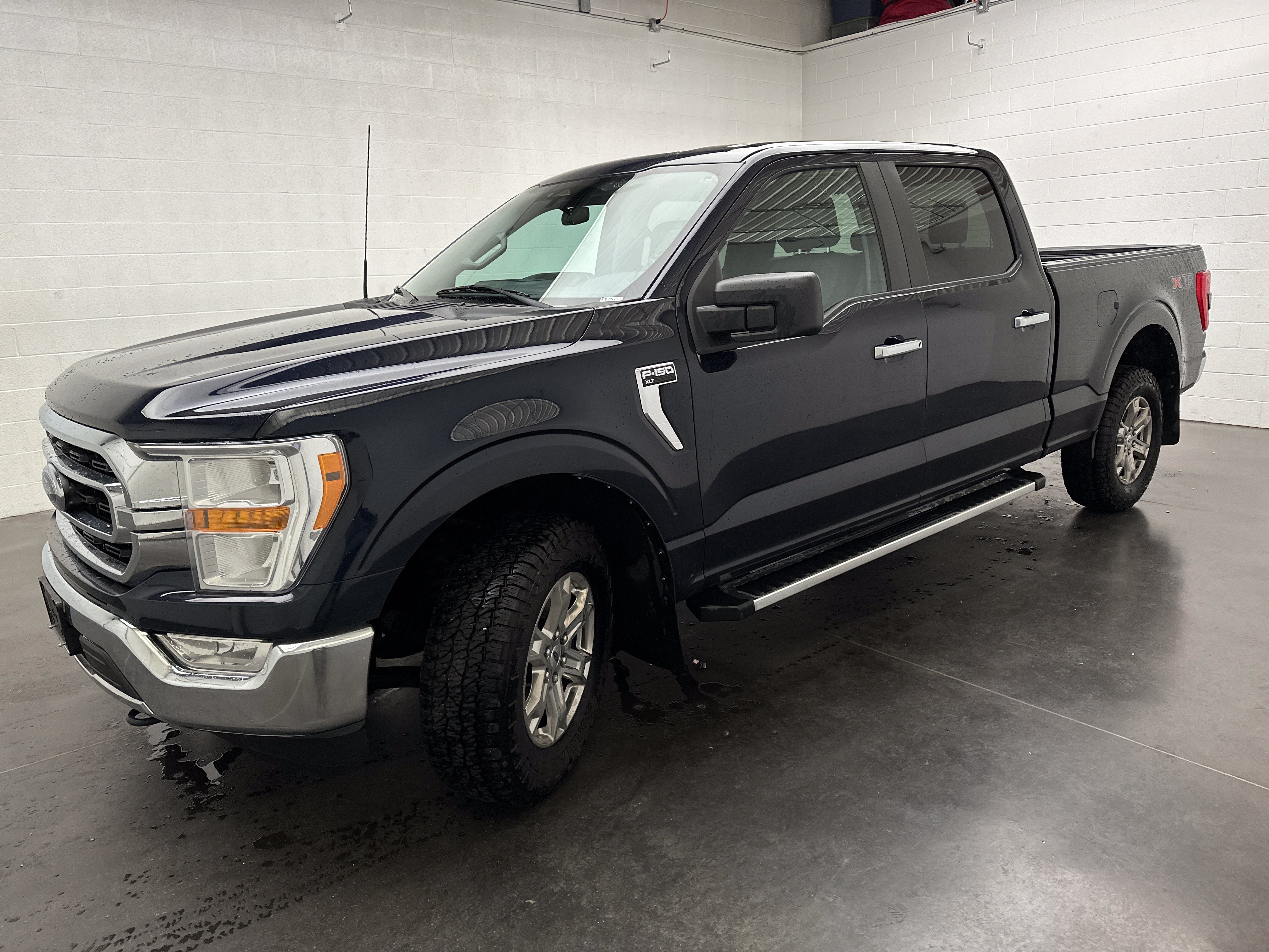 Used 2023 Ford F150 XLT w/ XTR Package AWD/4WD image 4