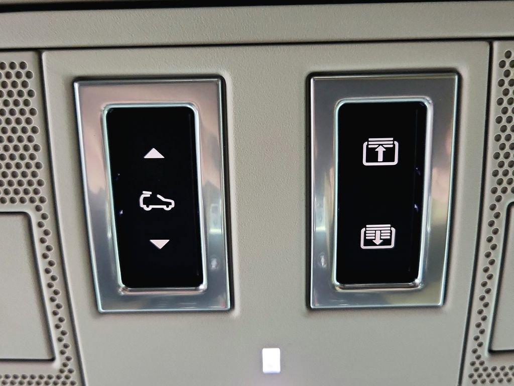 Used 2023 Jaguar F-PACE S image 24