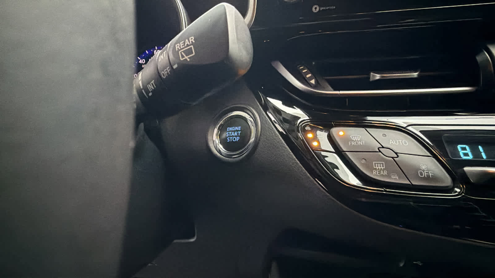 Used 2022 Toyota C-HR Limited image 17