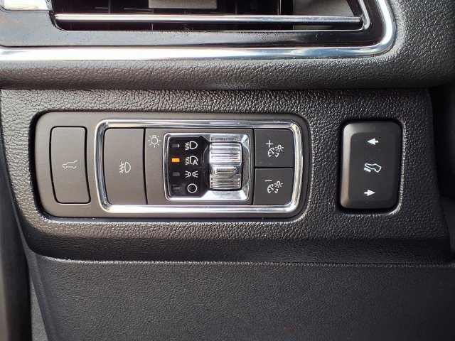 Used 2023 Lincoln Navigator Reserve AWD/4WD image 16