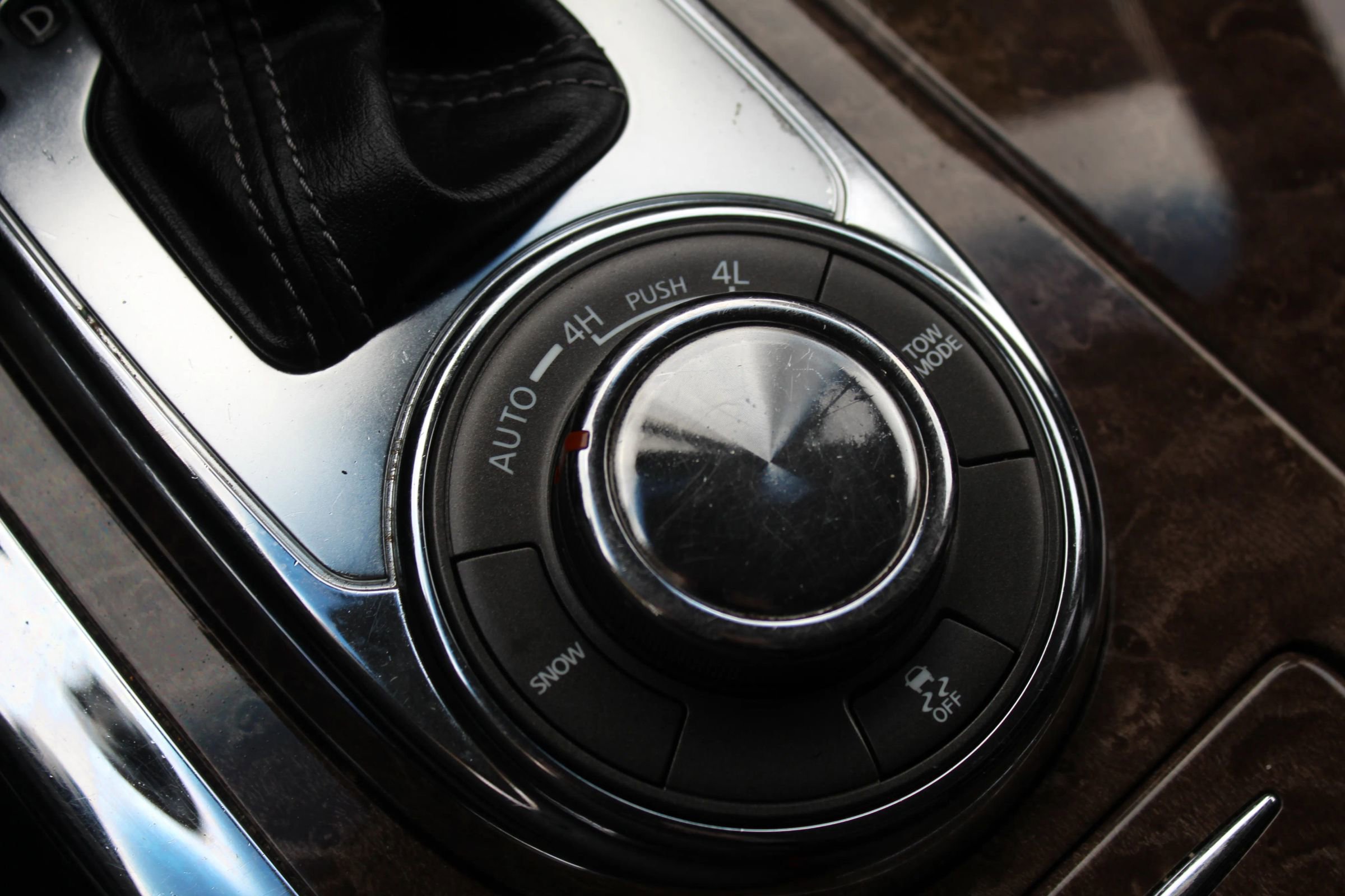 Used 2017 INFINITI QX80 4WD w/ Driver Assistance Package image 28