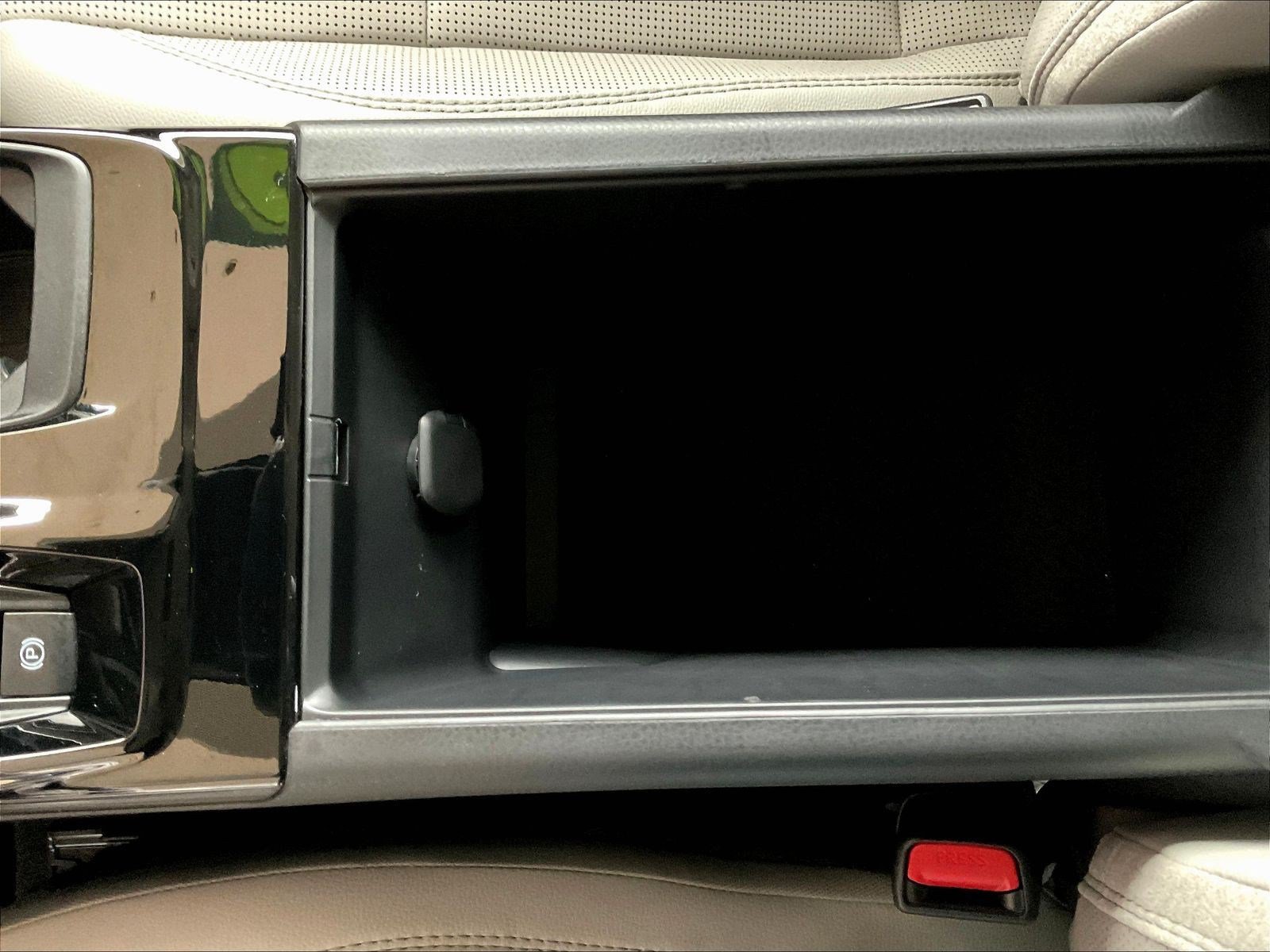 Used 2025 Toyota Camry XLE AWD/4WD image 16