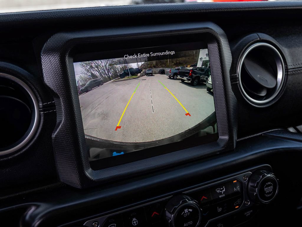 Used 2023 Jeep Wrangler Unlimited Sahara w/ Cold Weather Group AWD/4WD image 16