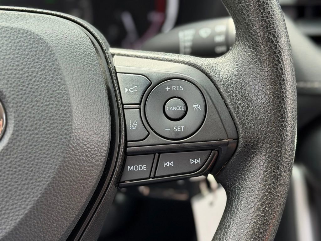 Certified 2023 Toyota RAV4 LE AWD/4WD image 10