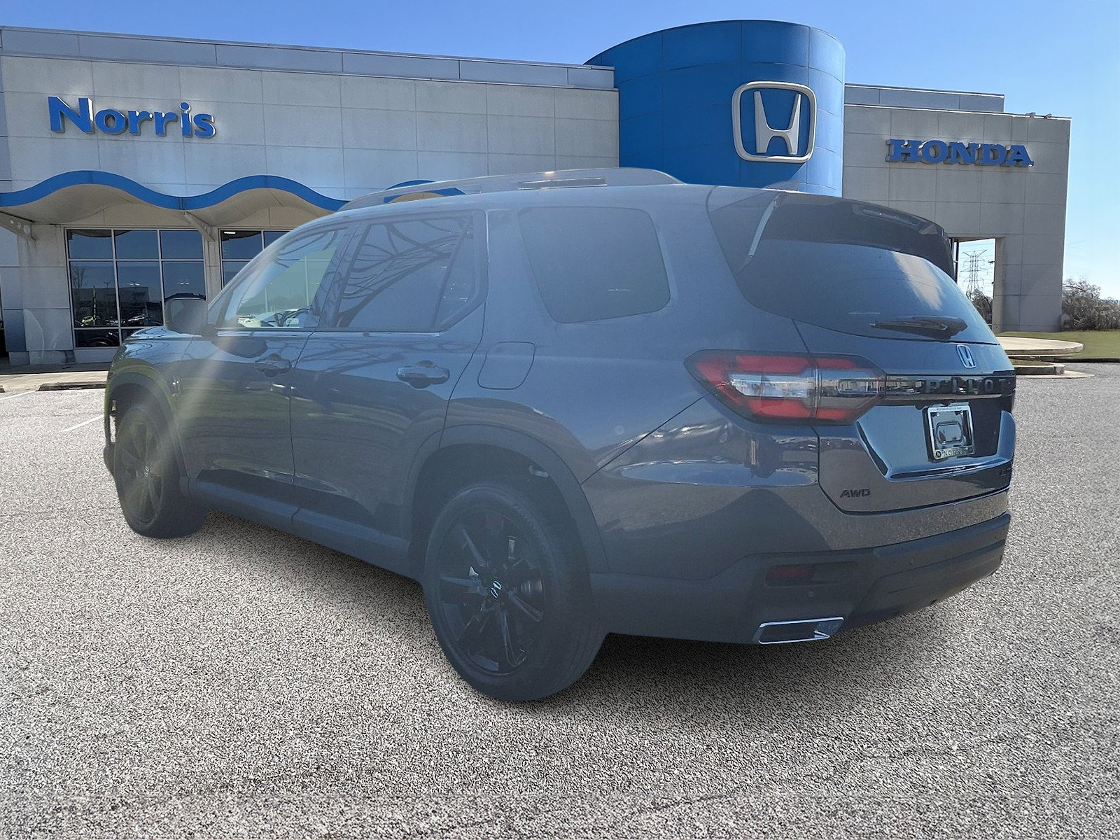 New 2025 Honda Pilot Black Edition image 3