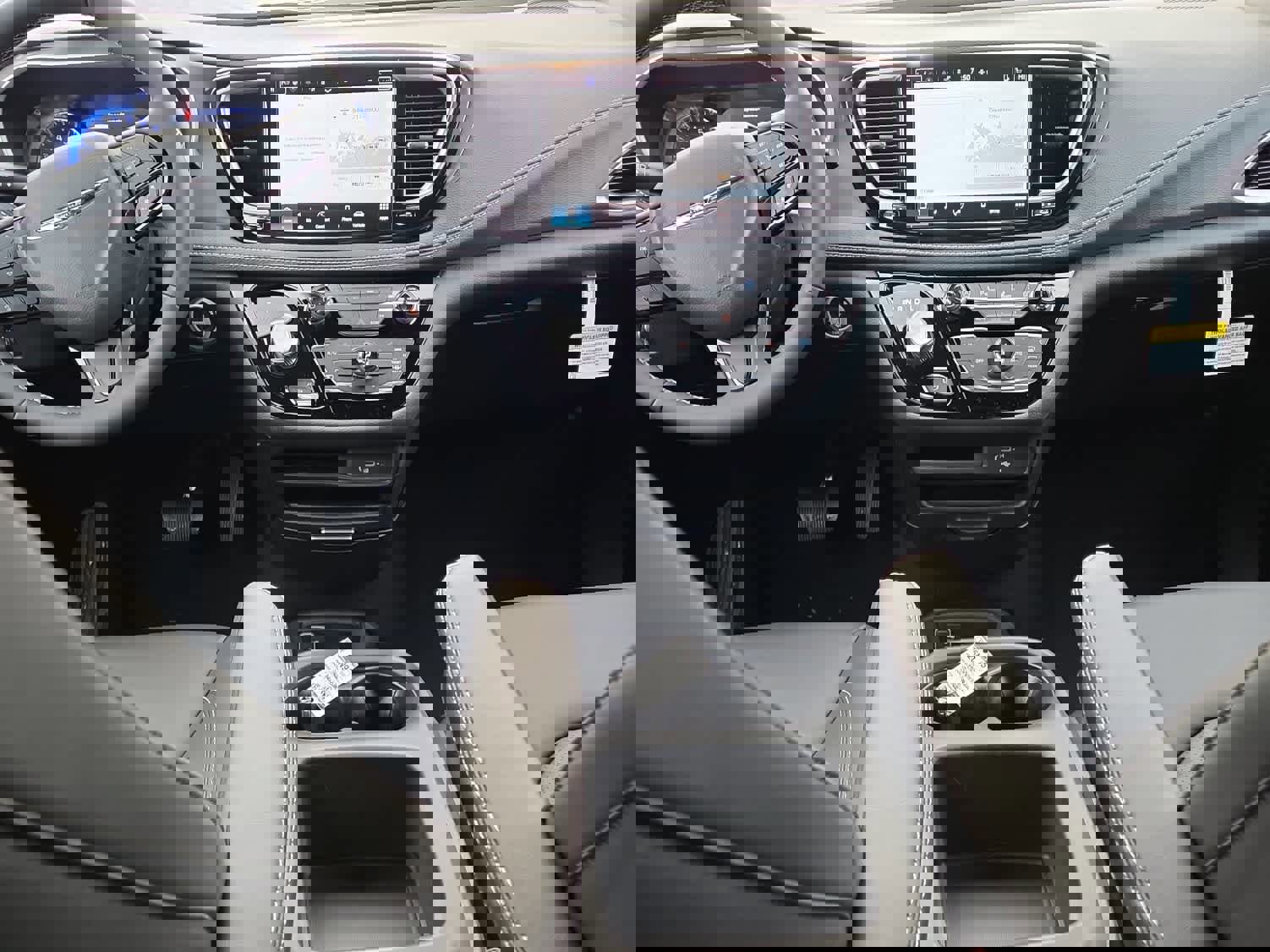 New 2026 Chrysler Pacifica Select w/ S Appearance Package image 17