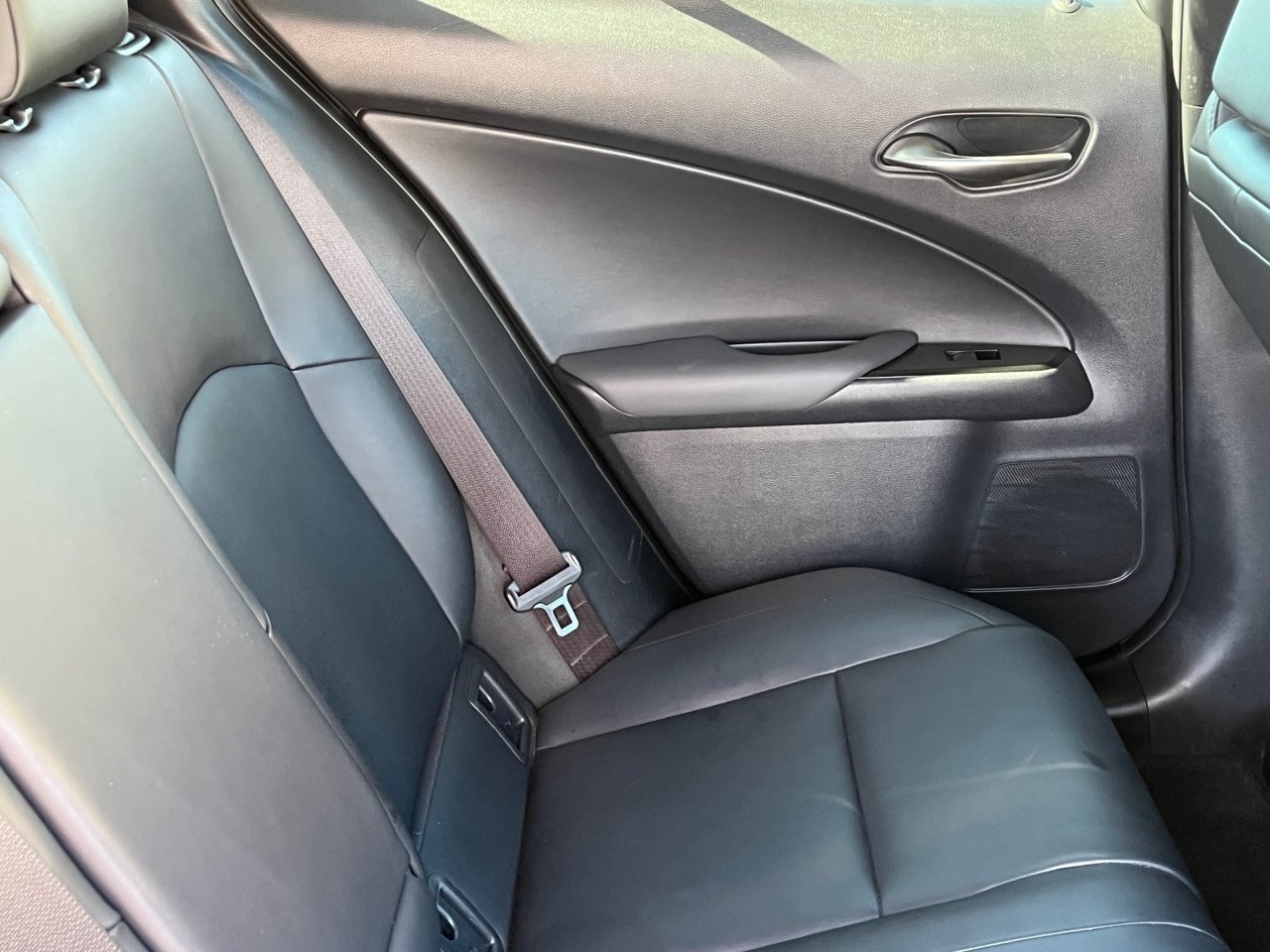 Used 2020 Lexus UX 200 w/ Premium Package FWD image 11