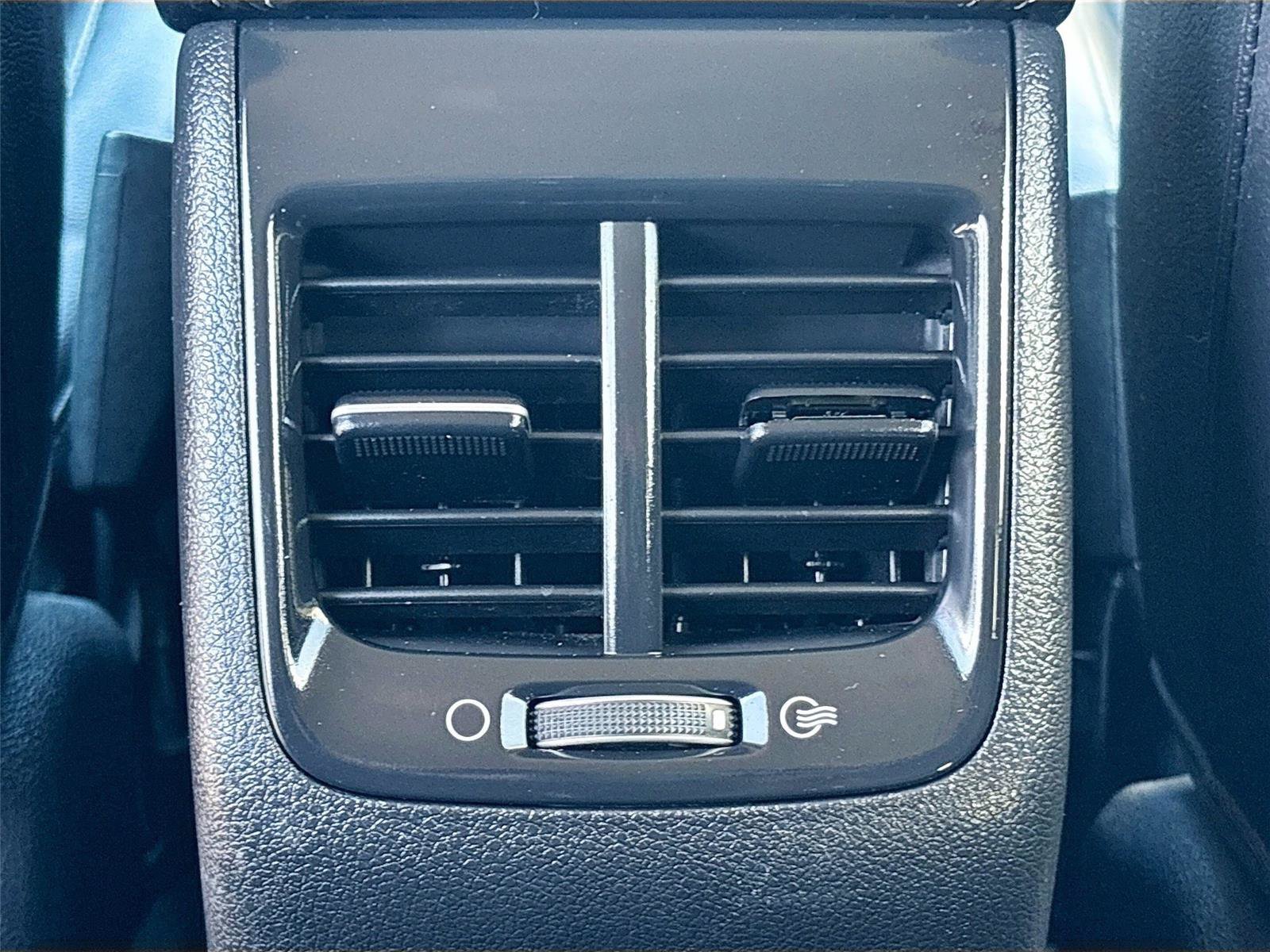 Used 2017 Kia Niro EX FWD image 24