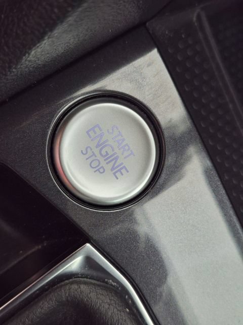 Used 2023 Volkswagen Tiguan SE FWD image 24