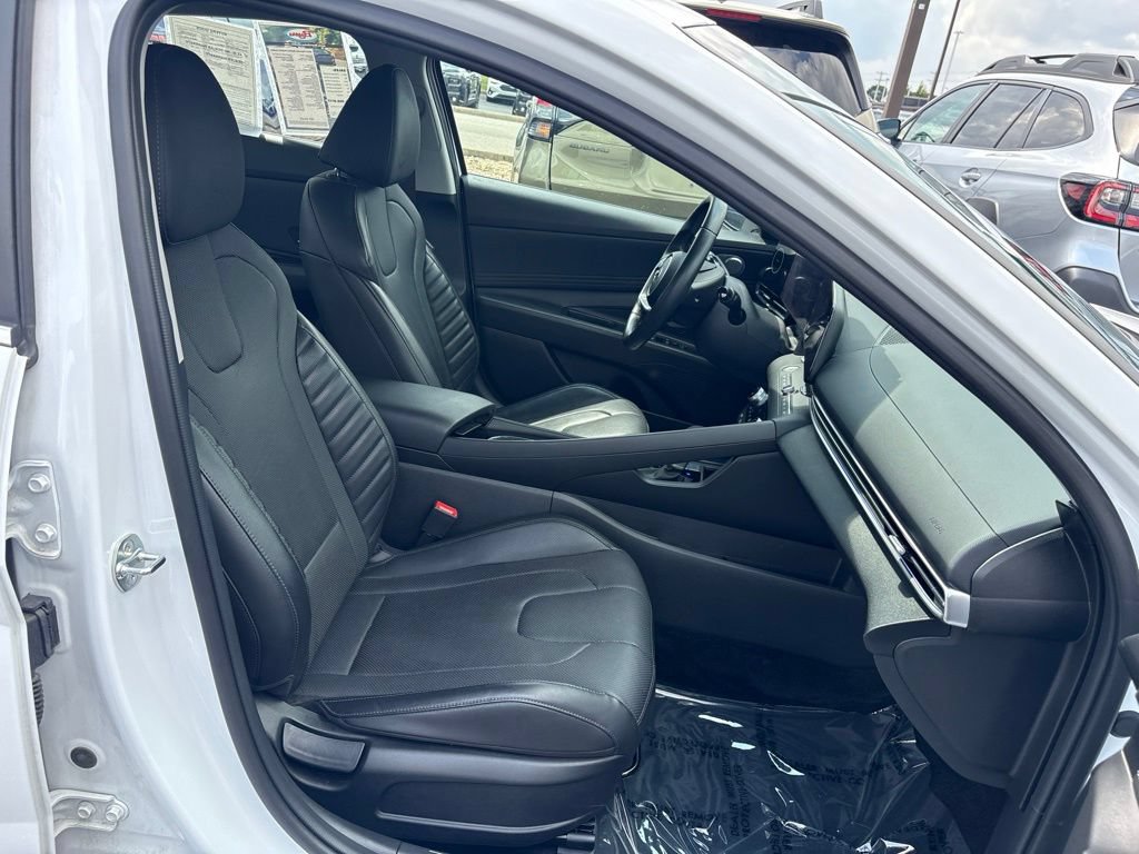 Used 2023 Hyundai Elantra Limited FWD image 11