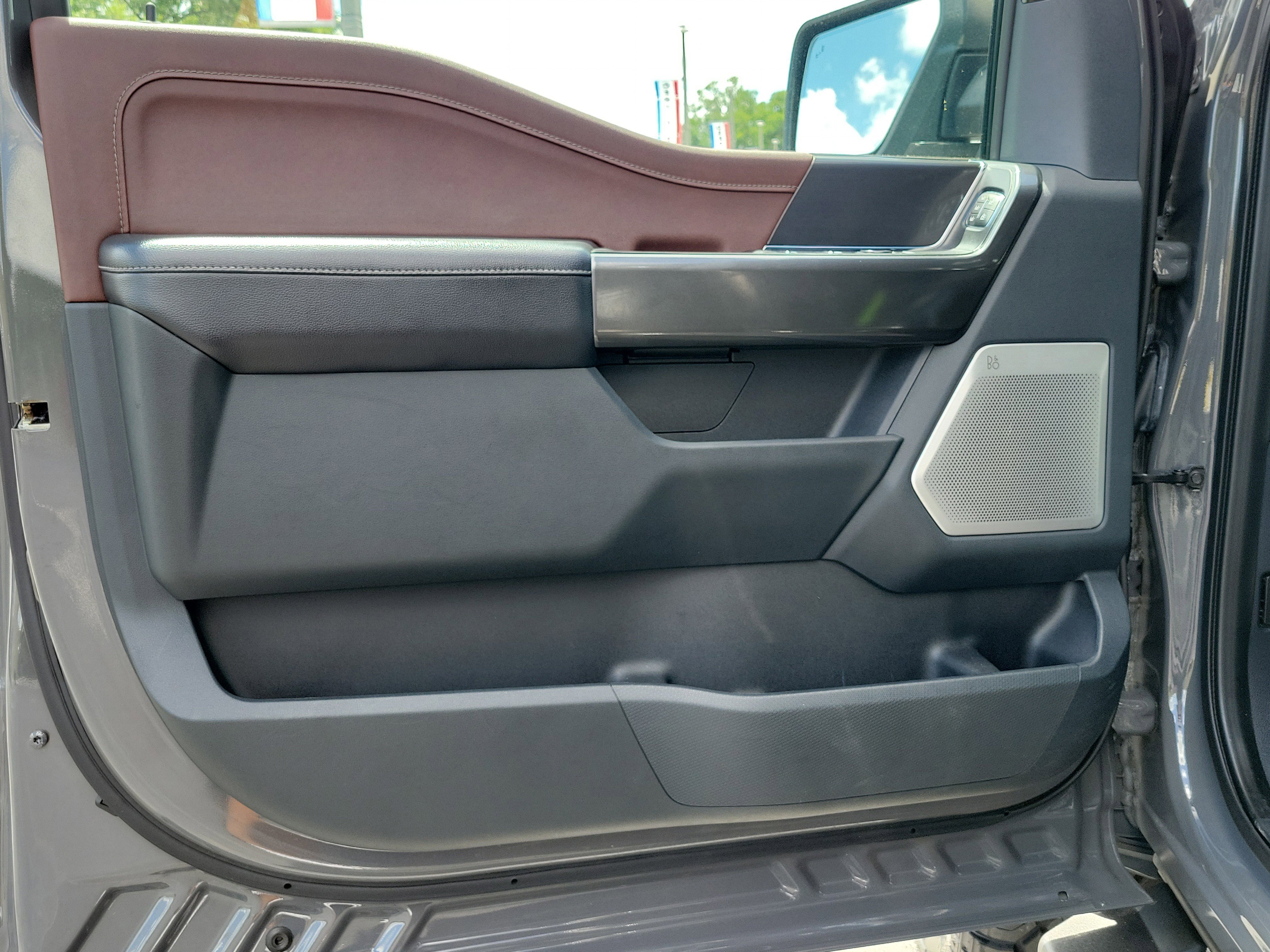 Used 2021 Ford F150 Lariat w/ Equipment Group 502A High image 19