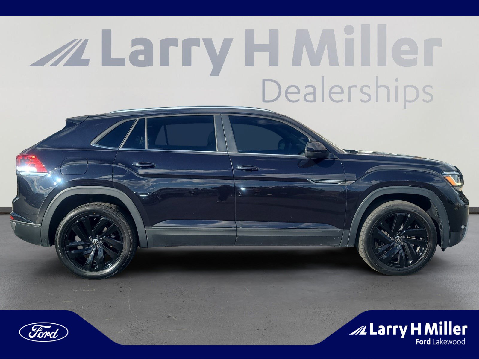 Used 2023 Volkswagen Atlas Cross Sport SE image 6