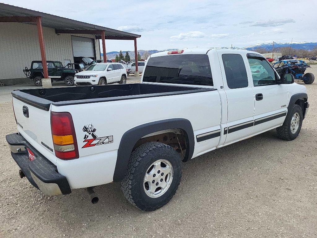 Used 2001 Chevrolet Silverado 1500 LS w/ Off-Road Chassis Pkg AWD/4WD image 3