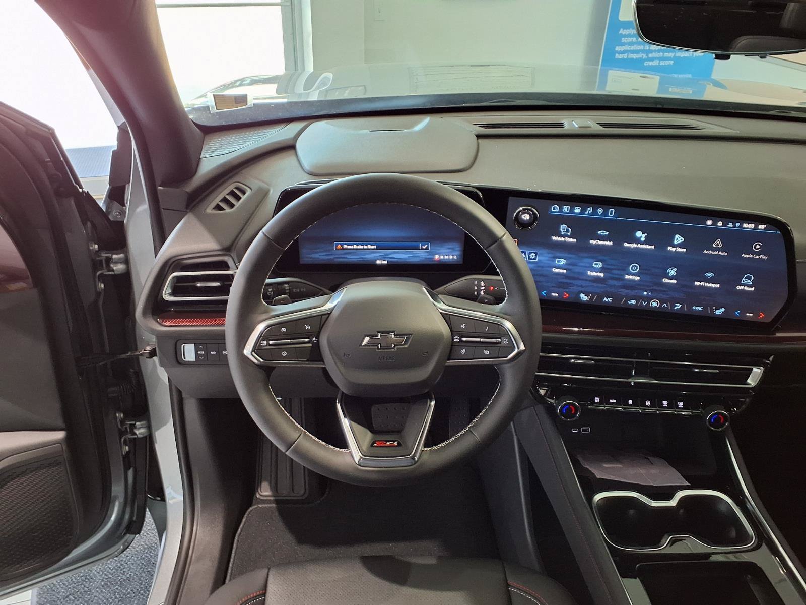 New 2026 Chevrolet Traverse Z71 w/ Driver Confidence Package AWD/4WD image 3